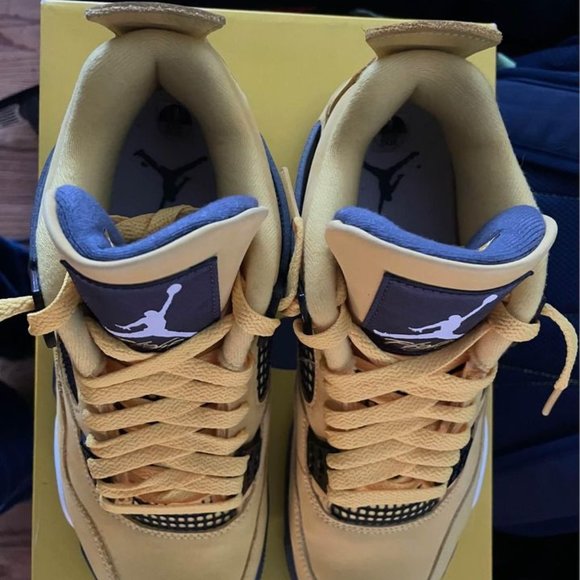 lightning jordan 4